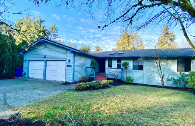 Spacious Somerset Home on a Large Flat Lot