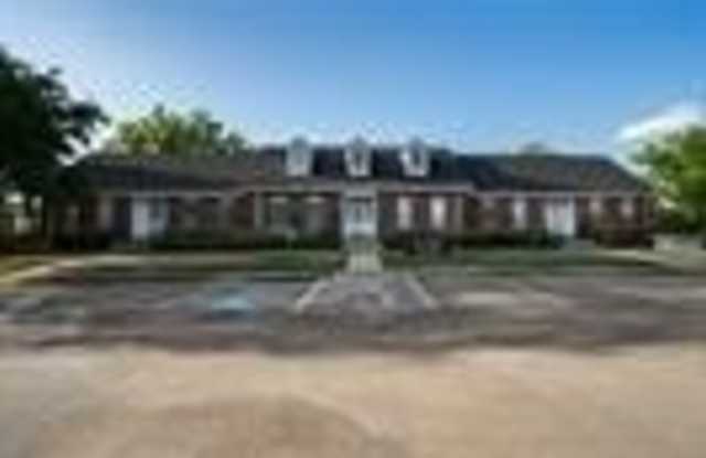 Photo of 3900 Joe Ramsey Boulevard E