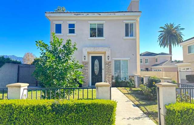 3 beds 3.5 baths in Pasadena