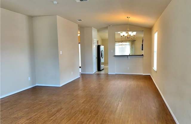 CUTE 4-bedroom 2-bathroom house HOUSING ACCEPTED!