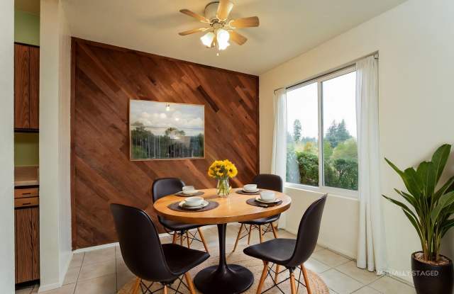 Photo of 2 Bedroom 2 Bathroom Sits Right on the Shore of Lake Beverly