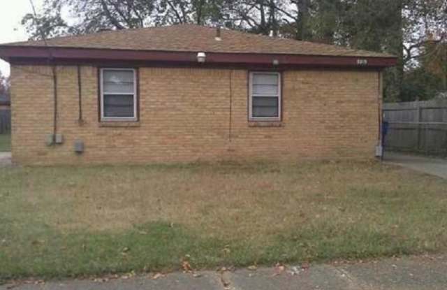 Brick Duplex in Willoughby Park