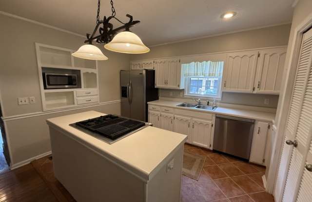 5556 Hunters Hill Road