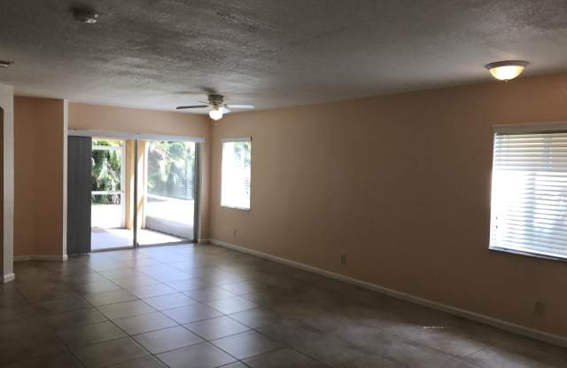 6109 Reynolds Street