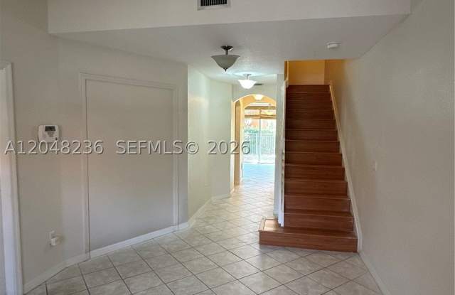 4952 Tradewinds Ter