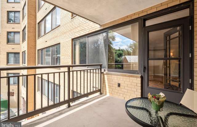 4740 CONNECTICUT Avenue NW unit: 414