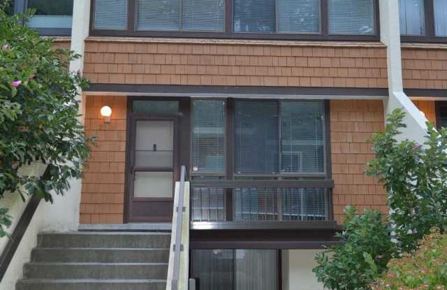 Photo of 2310 QUINCY STREET S
