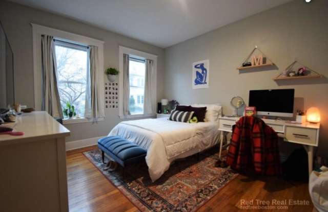 No Fee on Massive Apt in Packards Corner Near BU! Pro Managed, XL Rooms, and Parking for rent!