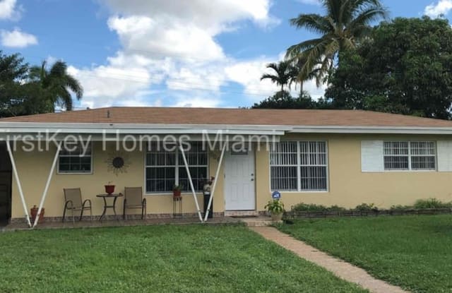 824 Pine Ridge Drive - 824 Pine Ridge Drive, Plantation, FL 33317