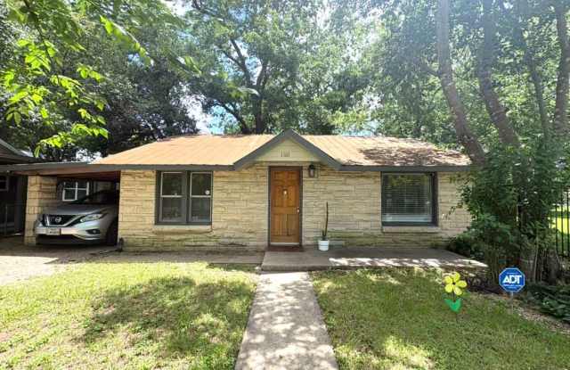 1101 Holly St. #1