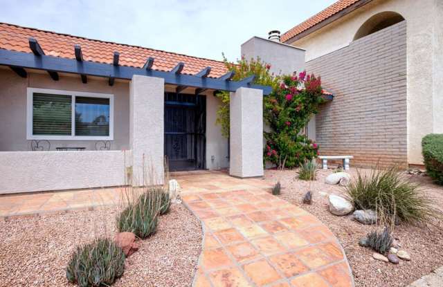 Scenic Living at Dorado Golf Course; 3 Bedroom 2 Bathroom