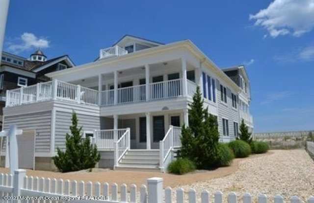 Photo of 2 Bridge Avenue