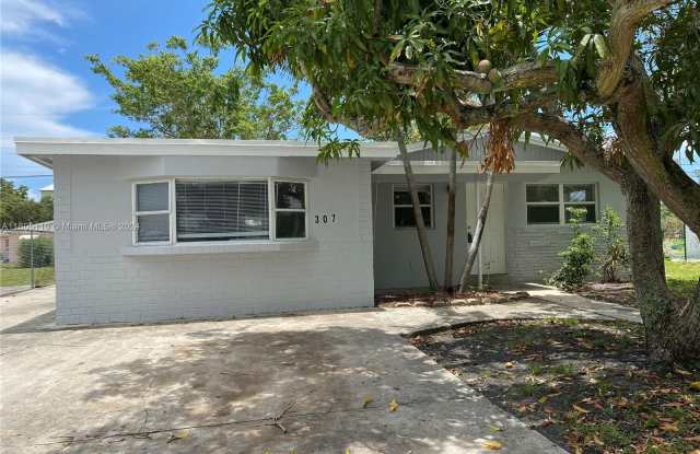 307 NW 11th Ave