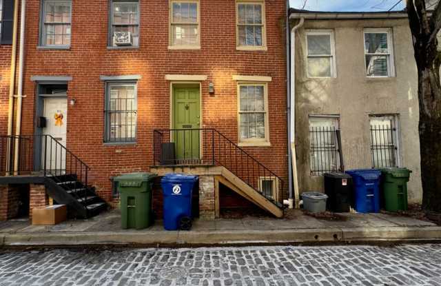 Charming 1 Bedroom Townhome ~ Ridgely's Delight