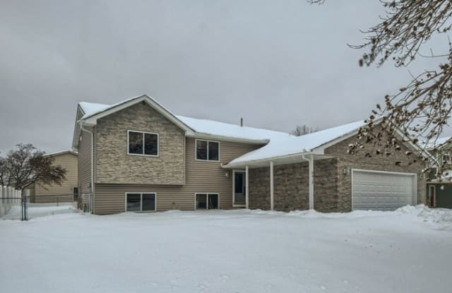 6418 110th Avenue North - 6418 110th Avenue North, Champlin, MN 55316