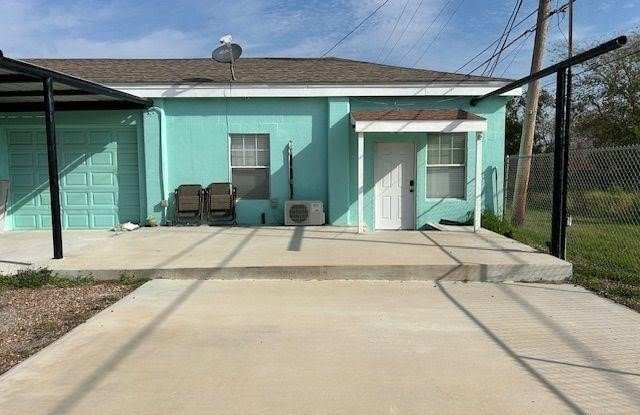 633 N Commercial Street N