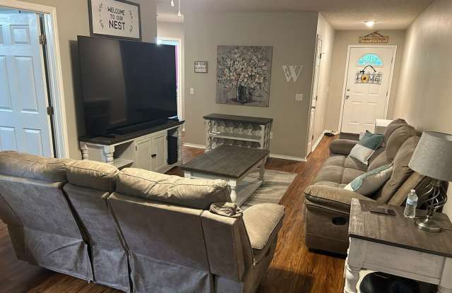 HOME AVAILABLE IN CENTRAL HEIGHTS!!! NO PETS!!