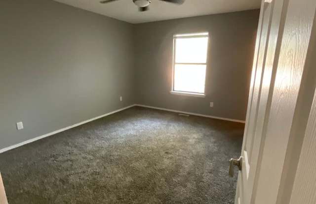 4 bedroom/2.5 bath house photos photos