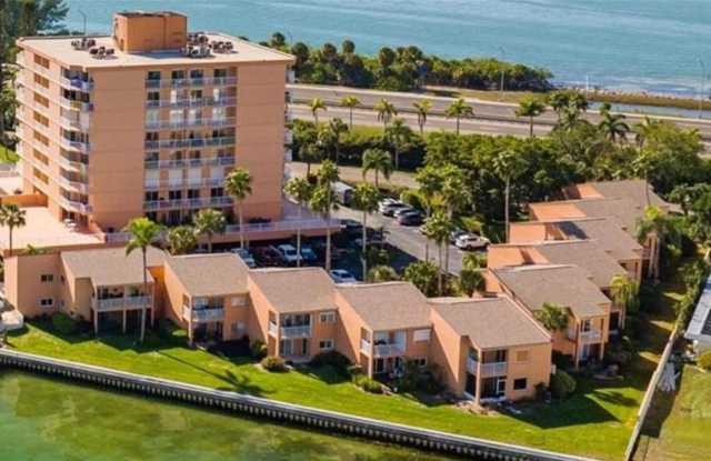 Photo of 7400 SUNSHINE SKYWAY LANE S