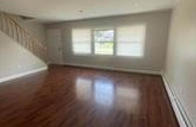 Photo of 15 QUEEN ANNE Road