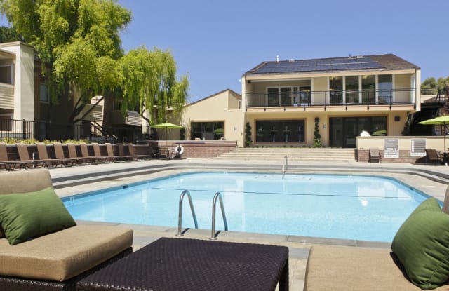 Photo of eaves Foster City