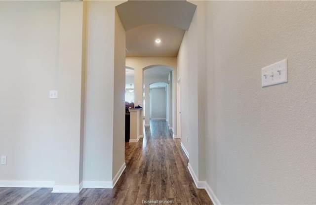 4013 Dunlap Loop