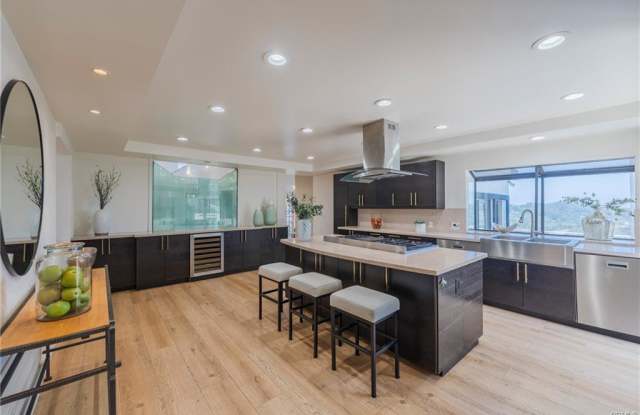 15541 Aqua Verde Drive