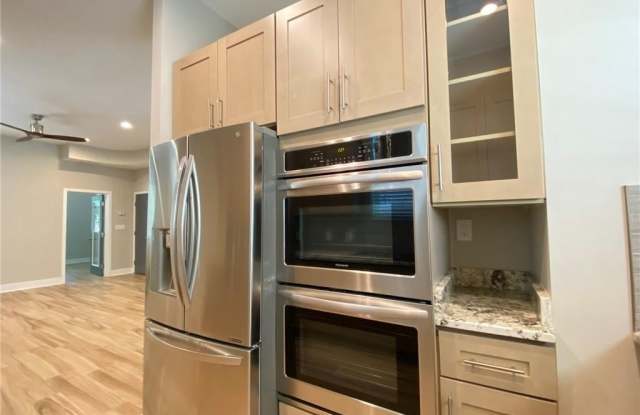 1566 New Street NE unit: A