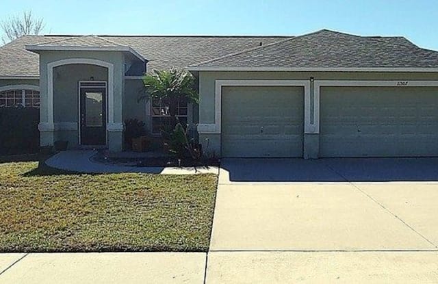 11307 Louisa May Way - 11307 Louisa May Way, Riverview, FL 33569