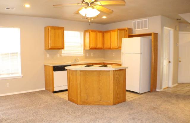 Photo of Adorable 3 bedroom 2.5 bathroom in Jenks!
