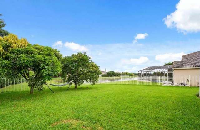 11185 Grandview Manor