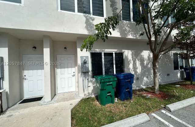 25814 SW 144th Ct
