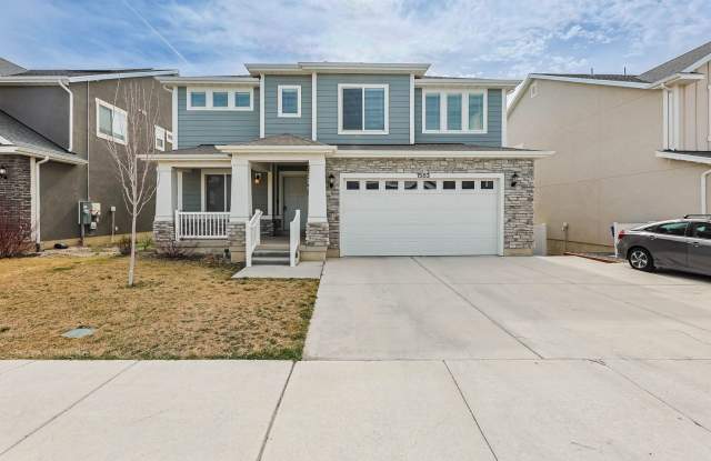 6 Bedroom 3.5 Bathroom House in Saratoga Springs!