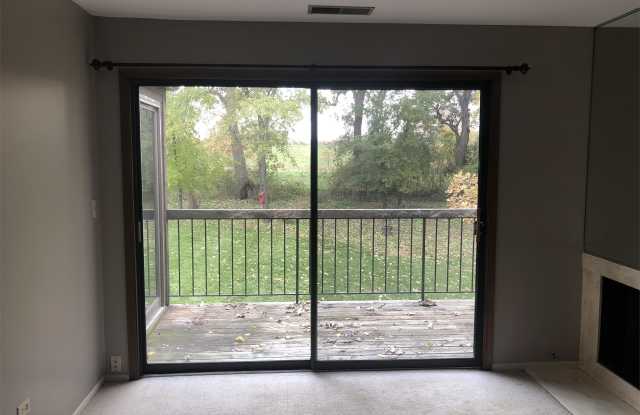 37 C Creekside Circle