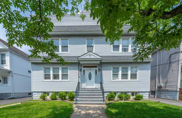 Photo of 210 West Price Street - 1L