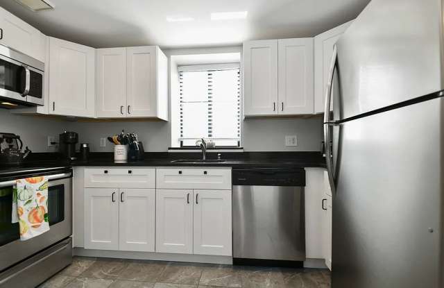 Photo of 100 Ledgewood Dr