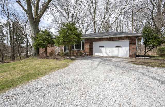 3844 Uncas Dr - 3844 Uncas Drive, Green, OH 44319