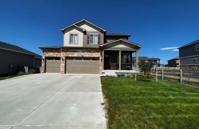 Gorgeous 4 Bed, 2.5 Bath Newer Build in Berthoud!