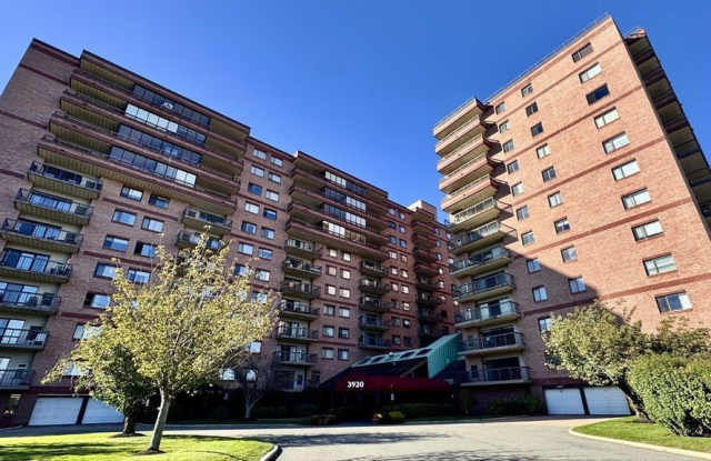 Photo of 3920 Mystic Valley Pkwy unit: 817