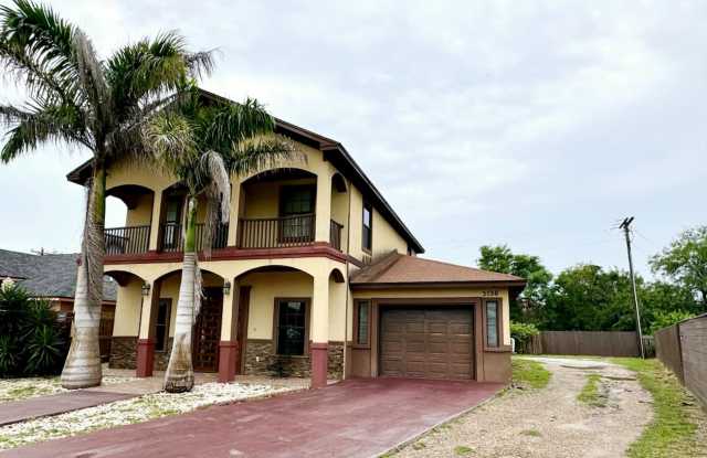 3136 Resaca Vista Dr