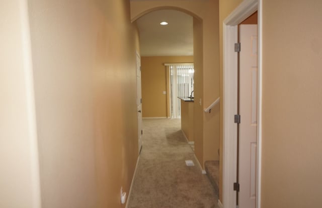 4 bedroom Orenco Garden pet friendly house