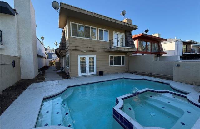 Photo of 908 Vegas Valley Drive