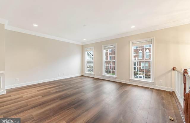 20619 ERSKINE Terrace