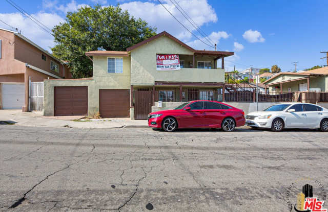 843 N Gage Ave