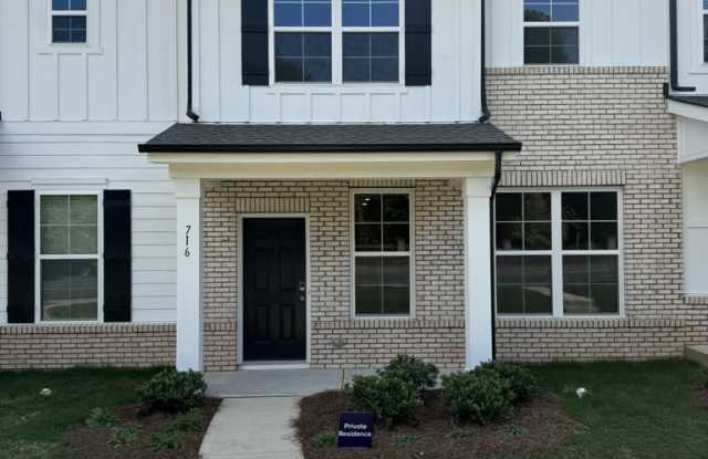 Photo of 716 Herlong Ave