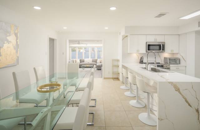 5818 North Granite Reef Road