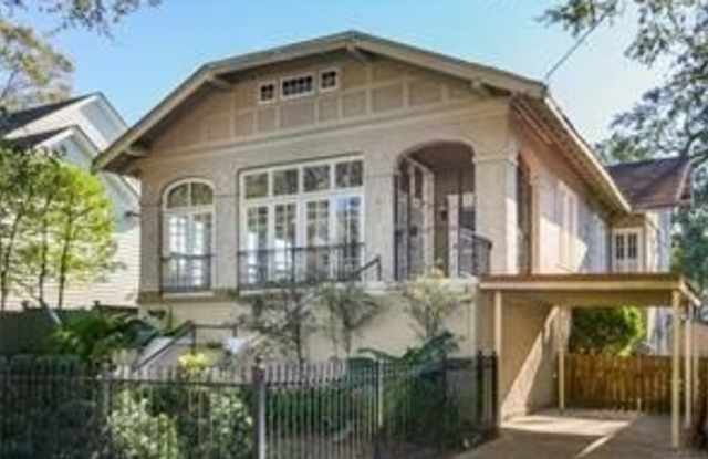 427 LOWERLINE Street