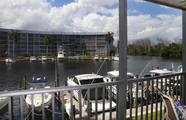 1537 E Hillsboro Boulevard