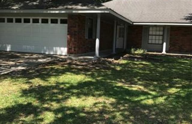 102 EVEREST Drive - 102 Everest Dr, Slidell, LA 70458