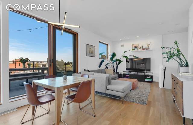 267 Evergreen Avenue